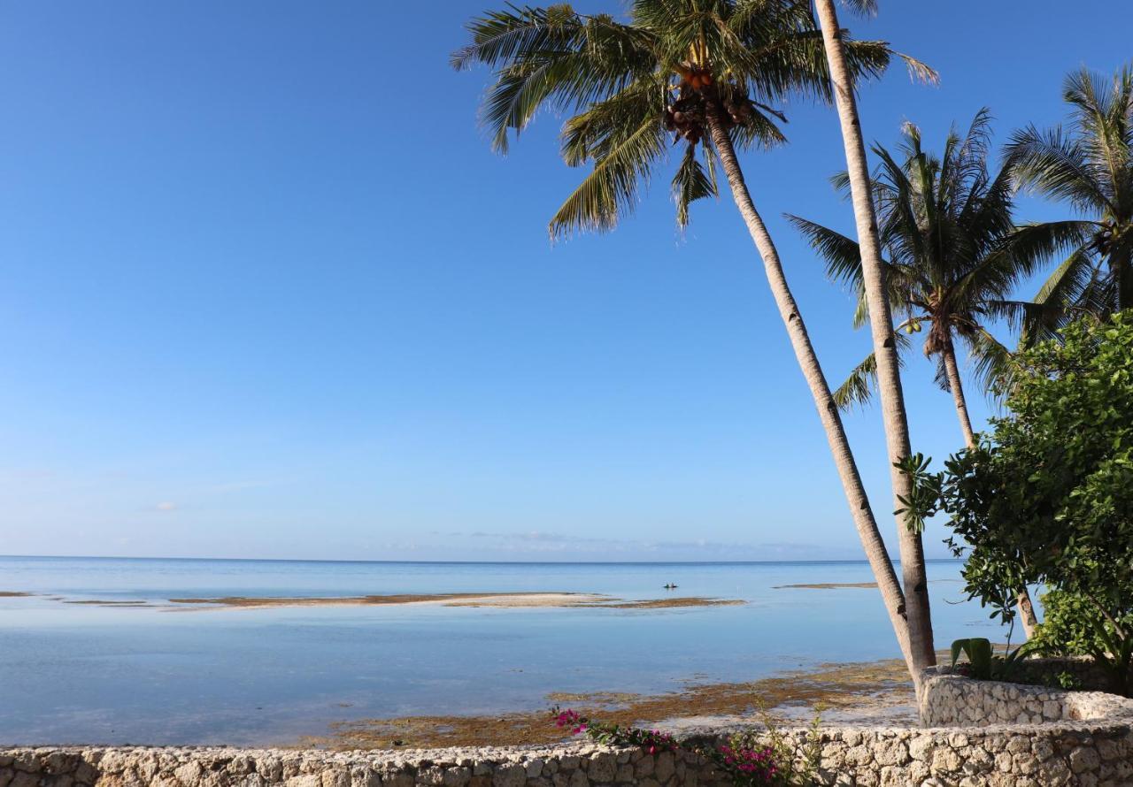 Island View Beachfront Resort Анда Экстерьер фото